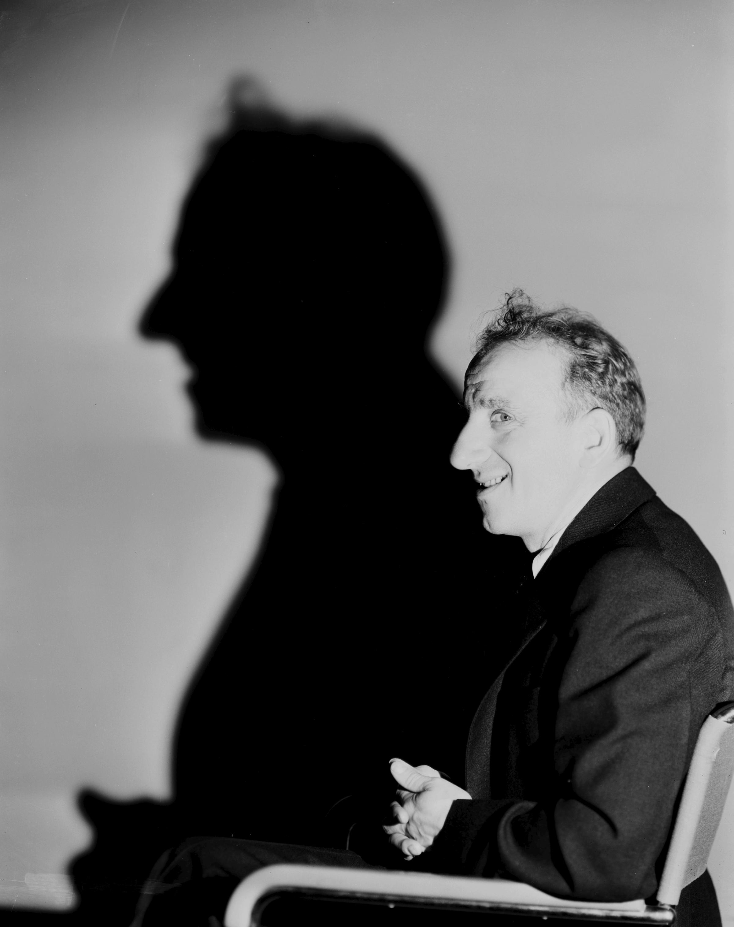 Portrait of actor Jimmy Durante (1893-1980) with his shadow, for MGM Studios, June 28th 1933. (Photo by Clarence Sinclair Bull via John Kobal Foundation/Getty Images).
