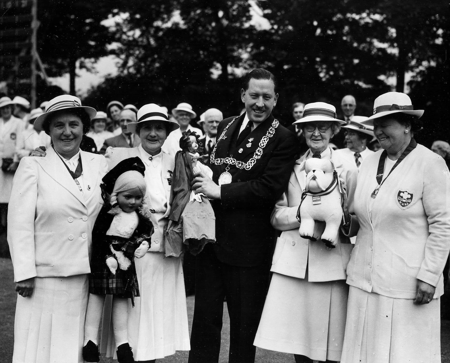 Lord Provost Warren with womens international bowlers in Bellahouston Park in 1949. Pic: Herald and Times