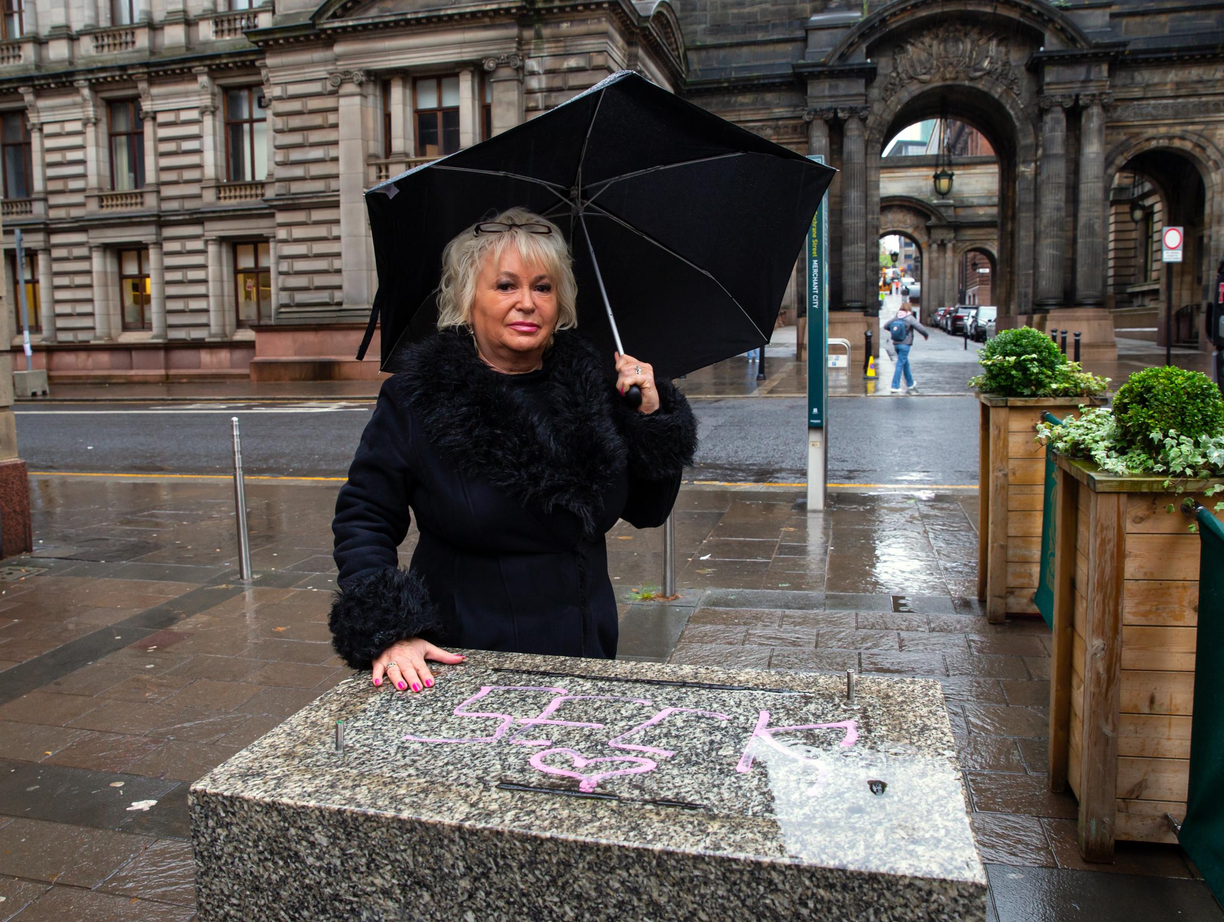 'Disgraced' locals in Glasgow plead for Michelangelo’s David statue to be replaced to its plinth