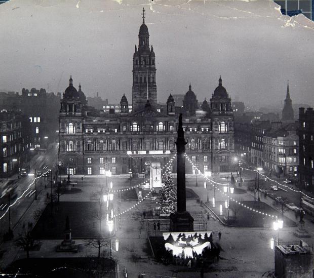 Glasgow Times: CHRISTMAS DECORATIONS IN GEORGE SQUARE , GLASGOW .
STAFF PIC TAKEN 23/12/1958