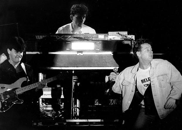 Glasgow Times: SIMPLE MINDS IN GLASGOW December 1987