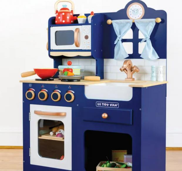 Glasgow Times: Le Toy Van Oxford Kitchen. Credit: Jo Jo Maman Bébé