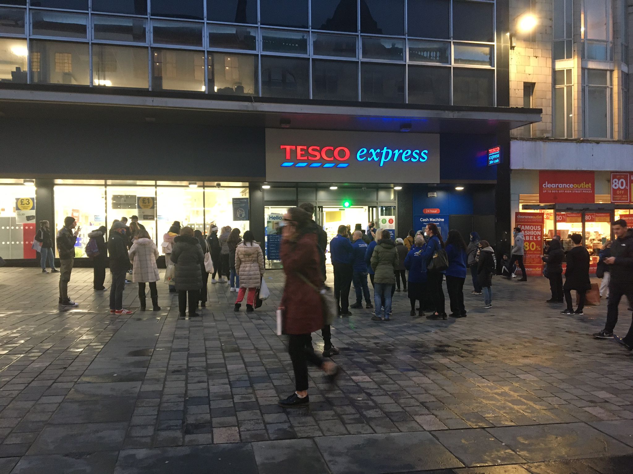 Glasgow city centre Tesco  evacuated