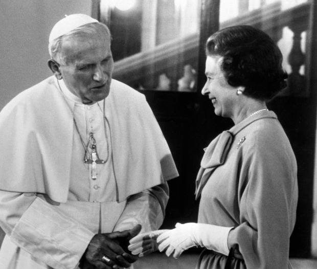 Glasgow Times: The Queen and the Pope
