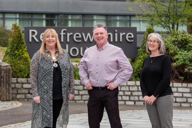 Glasgow Times: Pictured: The new Tannahill Makar for Renfrewshire, Shaun Moore with left, Provost Lorraine Cameron and OneRen’s Digital and Library Development Manager, Joyce Higgins.
