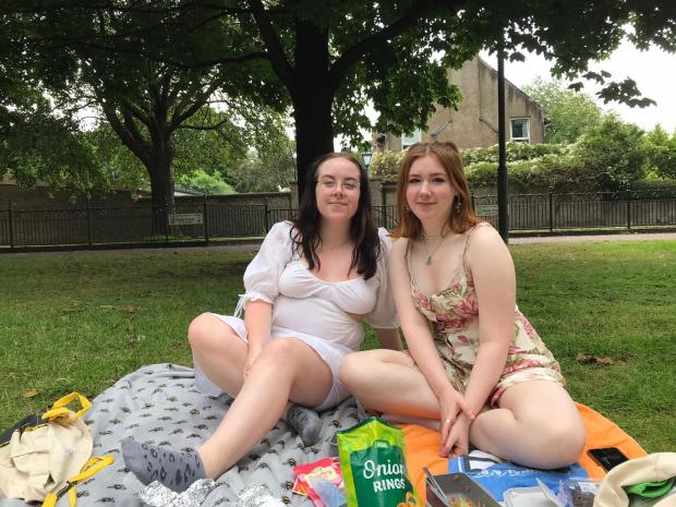 Glasgow Times: Leona Stewart, 19, and Amber Murray, 19