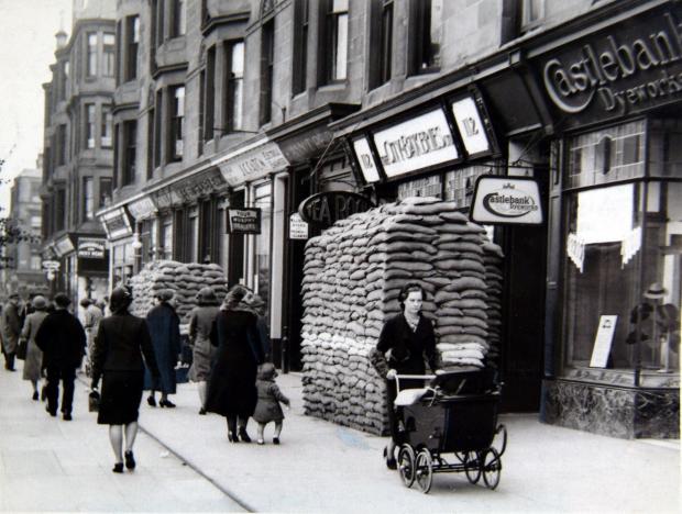 Glasgow Times: ADVANCED STAGE OF A.R.P.  PREPAREDNESS IN ROYAL BURGH OF RUTHERGLEN . THIS IS A SECTION OF THE SOUTH SIDE OF MAIN STREET Pic: Newsquest