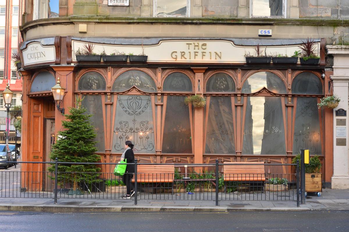 The Griffin pub in Glasgow to reopen - and they are hiring