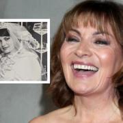 Lorraine Kelly blown away by old pictures of herself wearing “Diana’s wedding dress”