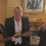 Sir Rod Stewart delights fans with surprise performance at Glasgow bar