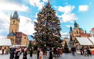 Airline celebrates launch of Glasgow flights to Christmas market cities